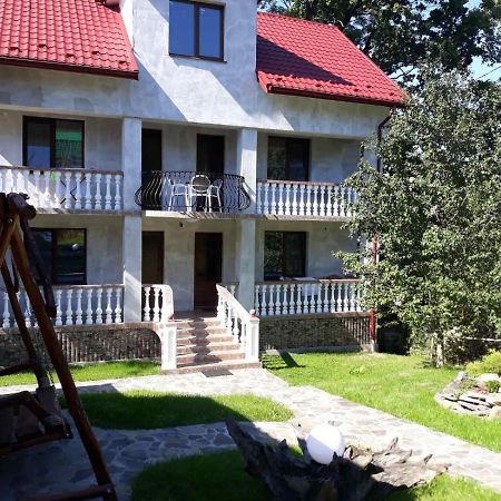 У Михайла Bed and Breakfast Truskavets Eksteriør billede