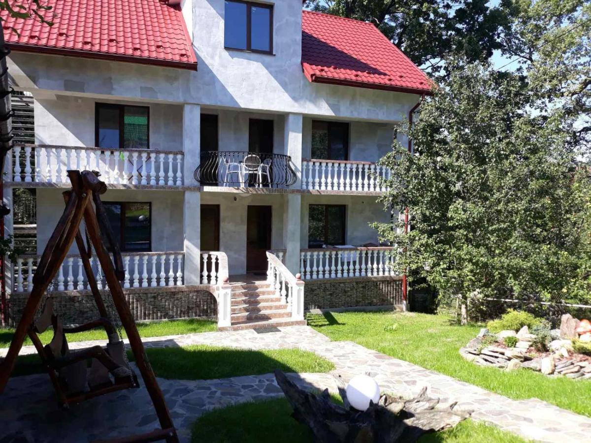 У Михайла Bed and Breakfast Truskavets Eksteriør billede