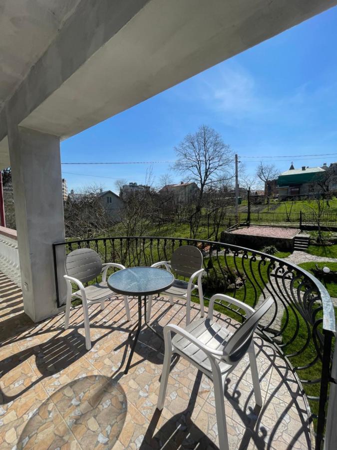 У Михайла Bed and Breakfast Truskavets Eksteriør billede